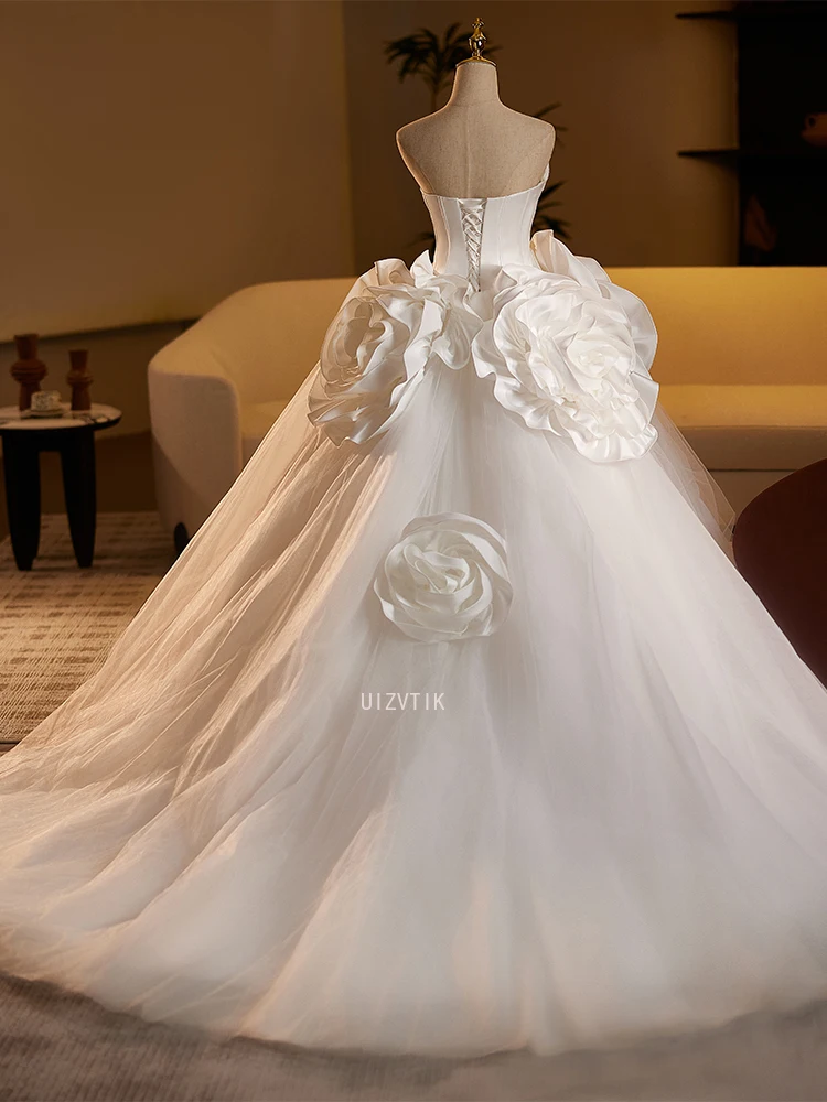 Abiti da sposa di fiori di lusso da donna senza maniche ricamati senza spalline Sweep Train Ball Gown Abiti da sposa principessa personalizzati