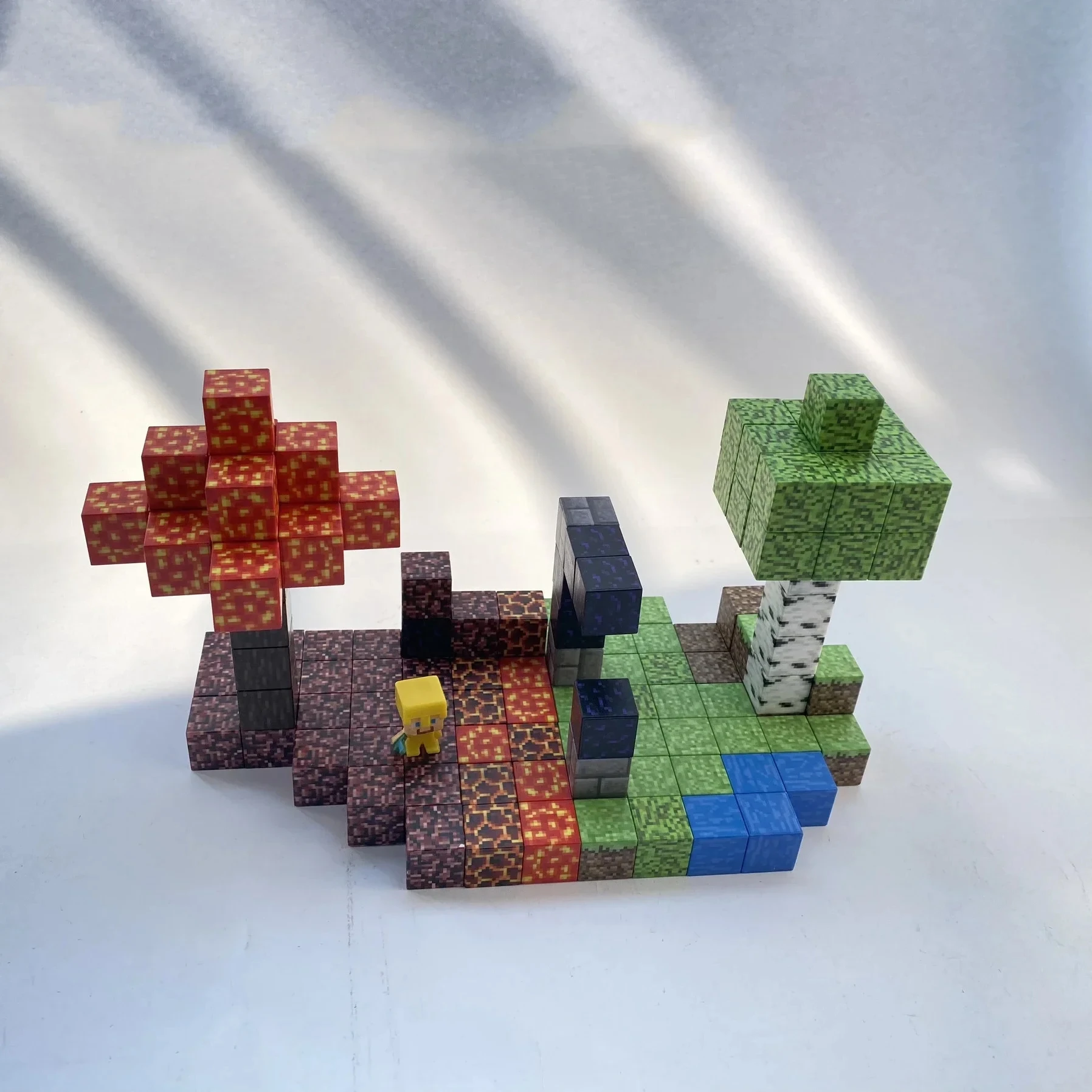 مكعبات بناء My 3D Magnetic World DIY هي اختيارًا ممتازًا للهدايا لعيد الهالوين وعيد الميلاد.