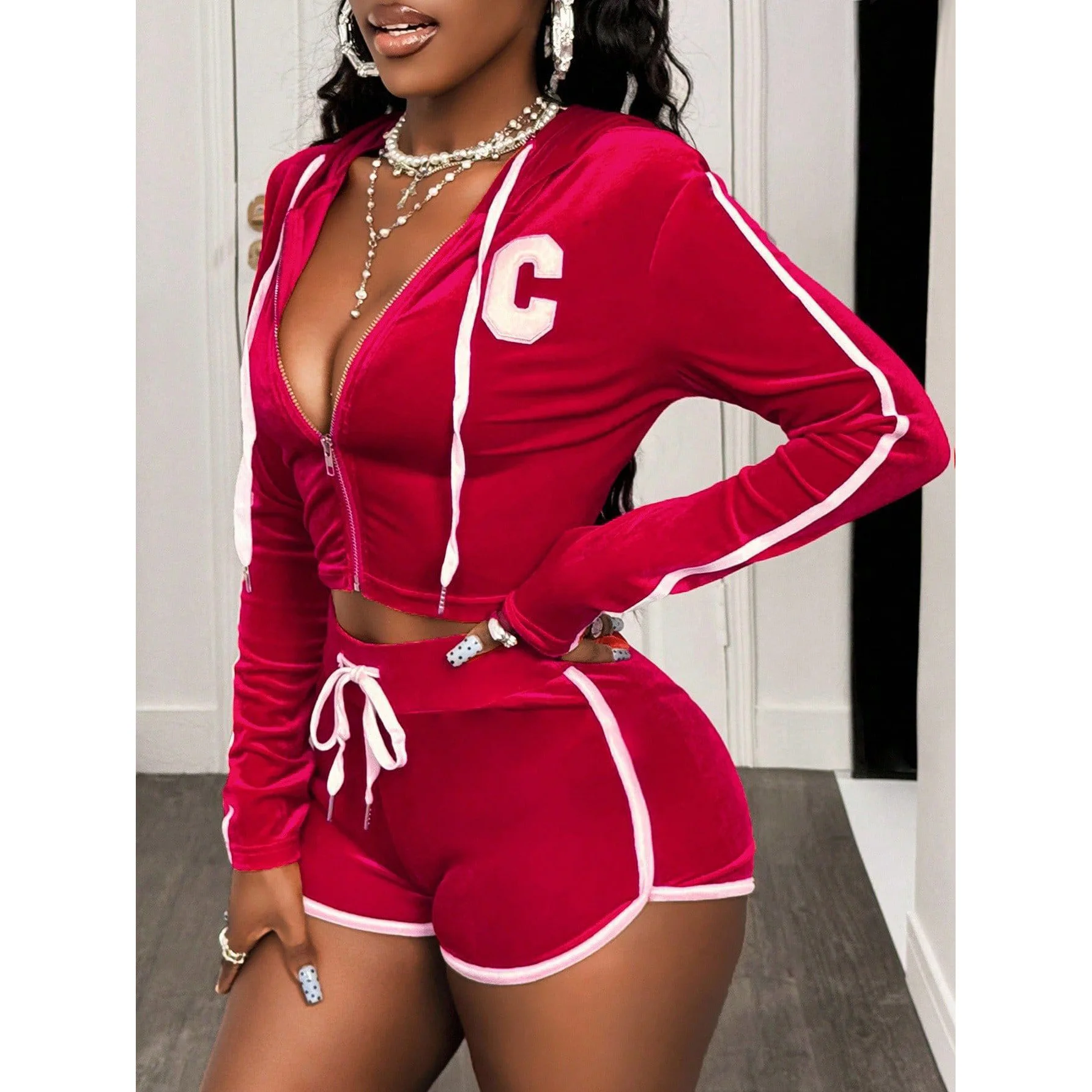 Setelan Hoodie Beludru Seksi 2 Potong Atasan Jaket Celana Musim Gugur Musim Dingin Wanita Y2K Streetwear Setelan Seksi Dua Potong Celana Pendek