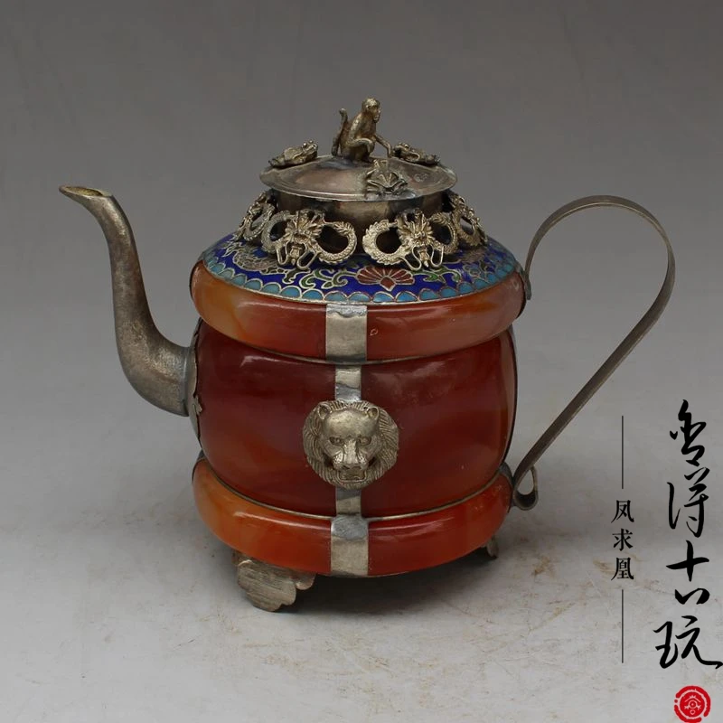 

Old white copper plated carved dragon pattern red jade dragon mouth wine, antiques and miscellaneous collection ornaments