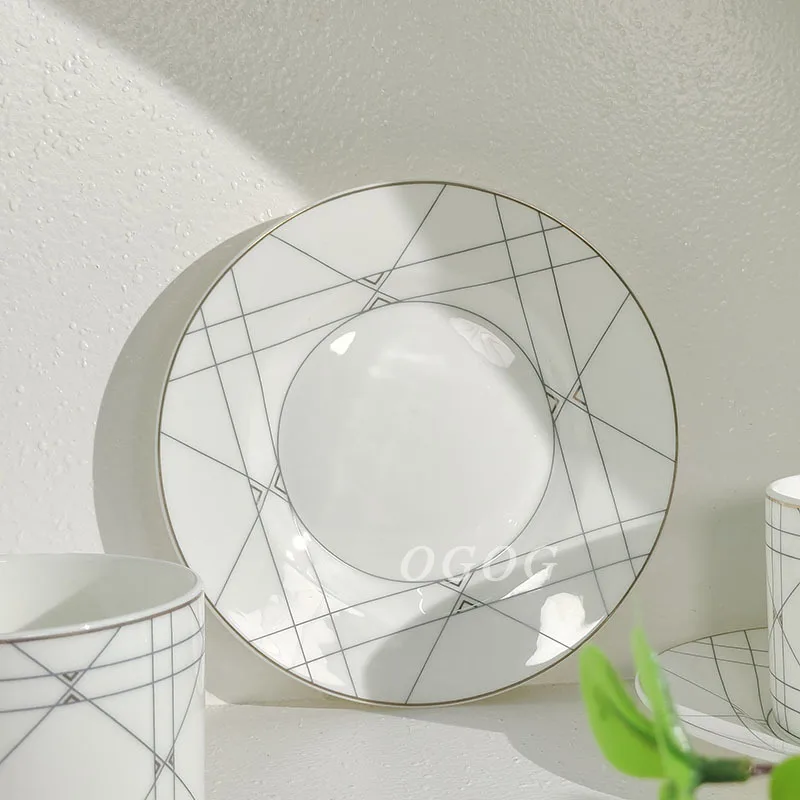 

Простая современная кофейная чашка с блюдцем для домашнего послеобеденного чая и керамической посуды для ежедневного использования