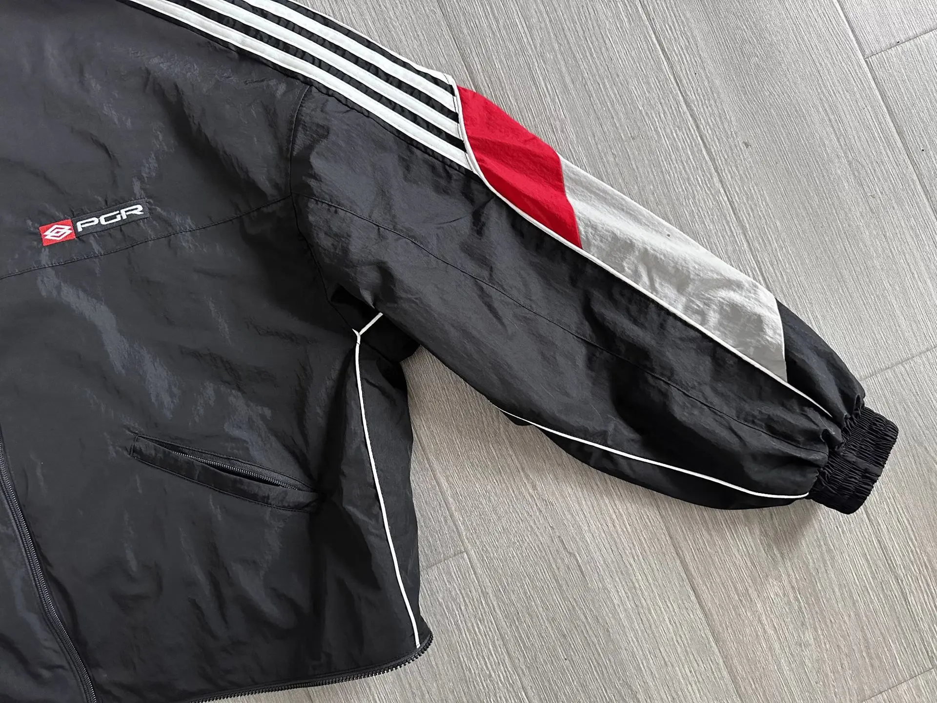 Nowa męska parka z kapturem na zamek błyskawiczny, w paski, techniczna, sportowa, casualowa, wiatroodporna, typu trench coat, model 2026. # E84