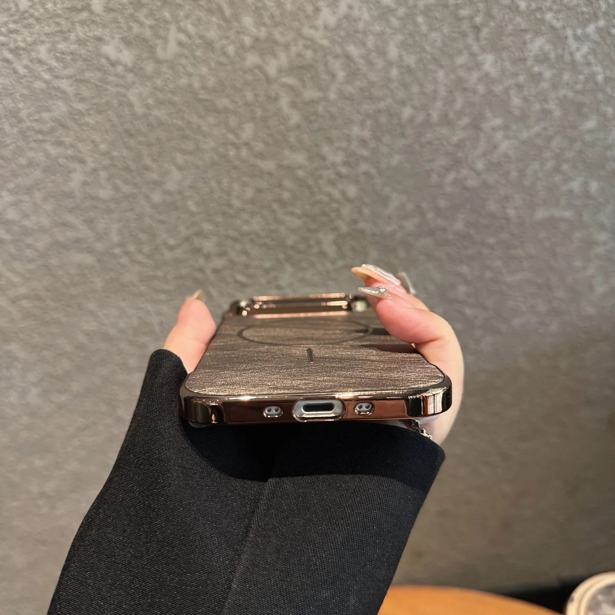 Magsafe 무선 충전 냉각 PC 커버 용 iPhone 17 Air Pro Max 용 전기 도금 경계선없는 자기 금선 전화 케이스 썸네일 5