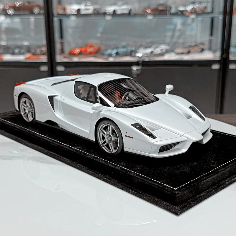 

1:24 ENZO Alloy Sports Car Model Diecast Metal Racing Vehicles Car Model Simulation Sound and Light Collection Children Toy Gift