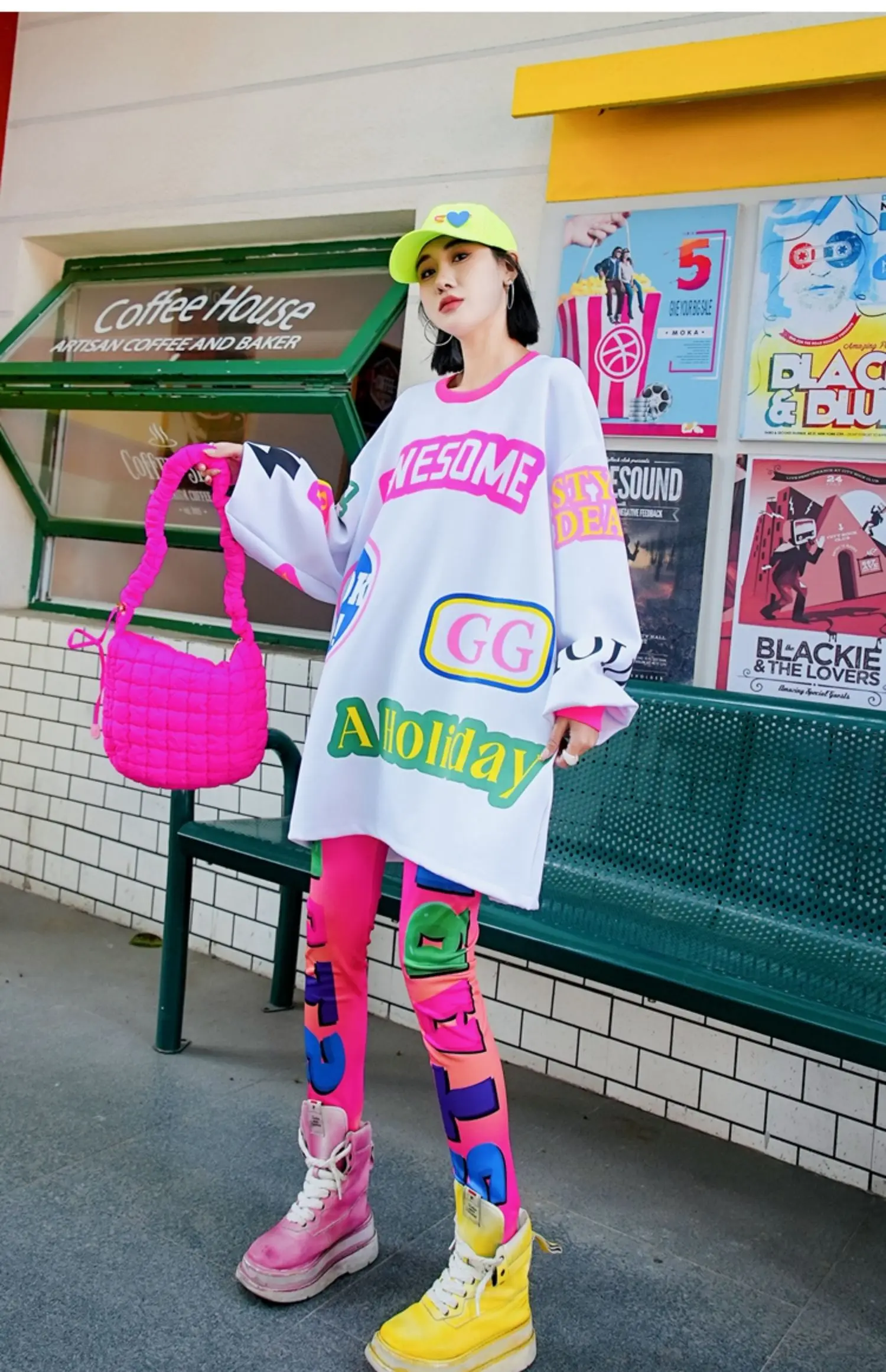 Gestreepte legging met kleurenletters Lente en zomer Nieuw contrastkleurenpatroon Trendy merk elastische en dunne sport-casual broek