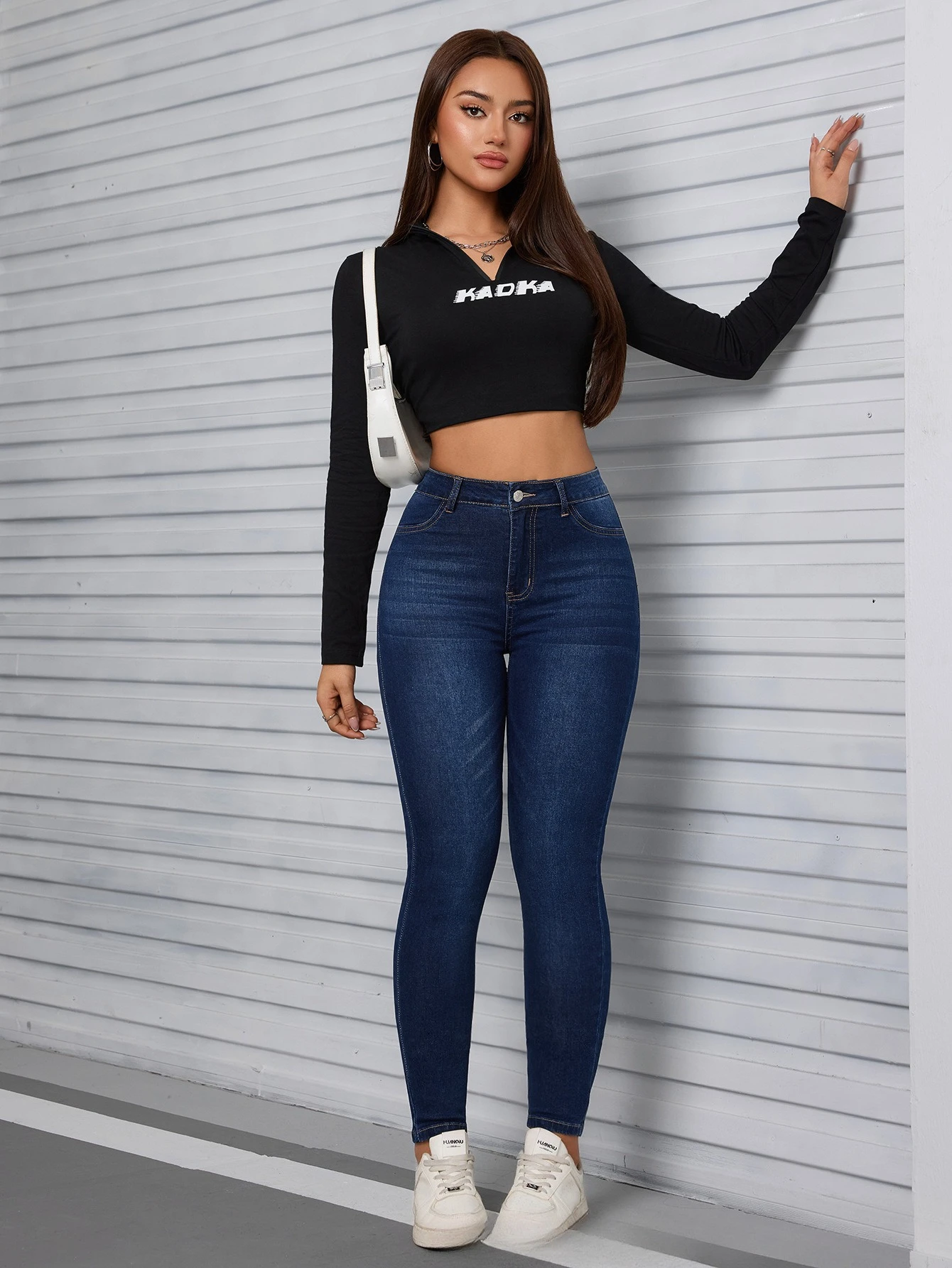 女性デニムパンツポケットシンプルなデザインジーンズ多用途痩身ヒップリフティングパンツハイウエストブルーシックレディースジーンズ 2026