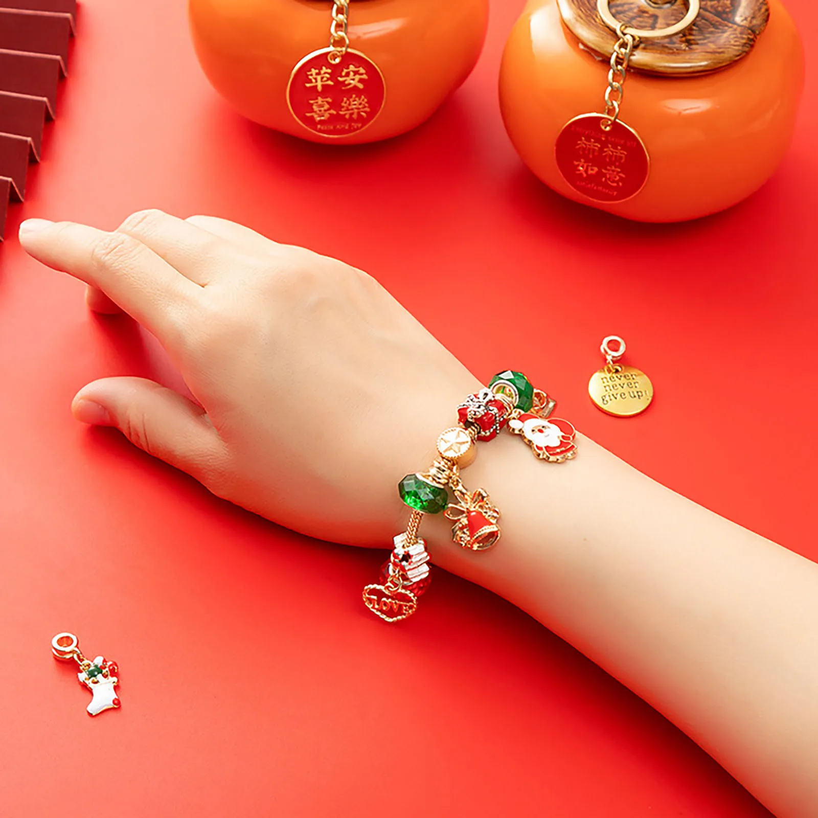 Tablica odliczająca dni do Świąt Bożego Narodzenia DIY Akcesoria do bransoletek dla dzieci Kalendarz z 24 przegródkami Świąteczne zegary emerytalne dla kobiet