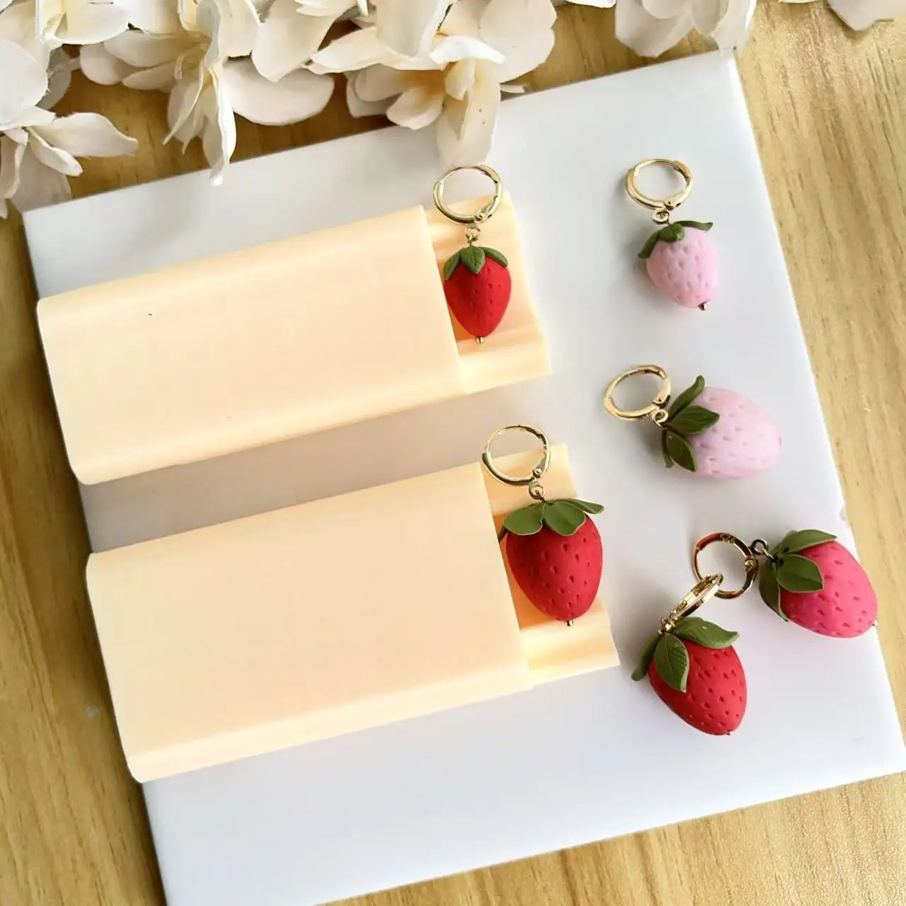 Fruit strawberry polymer clay bead roller, cute strawberry 3D roller mold, clay cutting mold and hand tools - view 3