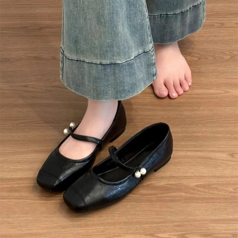

PumpsPUSquare heel, low heel(Less3cm)Slip-on round-toe low-top shoes with shallow cut and rubber sole