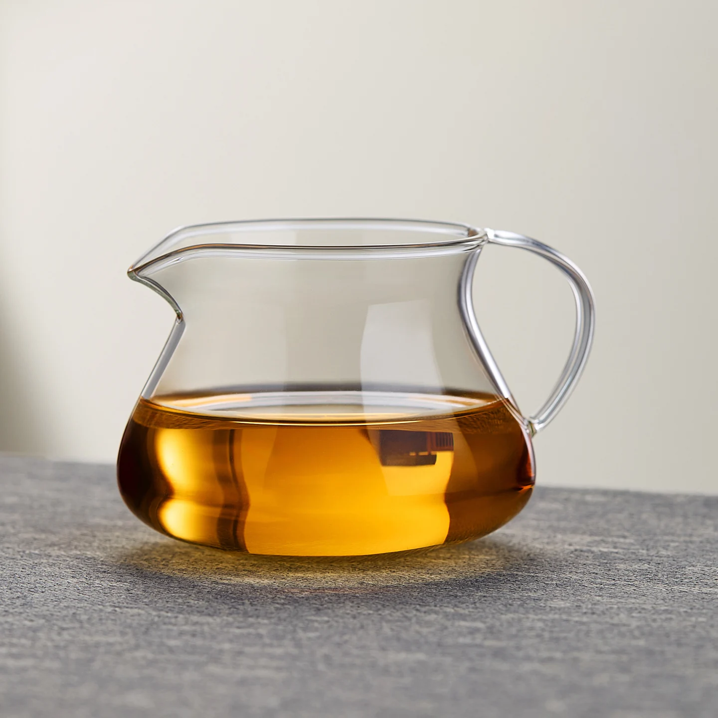 

Thickened High Borosilicate Glass Public Reason Cup Durable Heat Resistant Premium Tea Ocean Pouring Pot New Style Tea Ceremo...