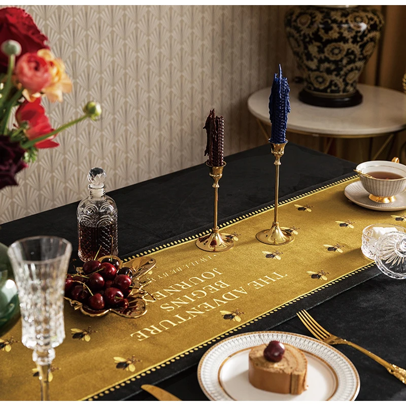 Diphylleia American Style Table Runner With Tassels Retro Bees Printed Luxury Gold Vevet Table Cloth 30x220cm Chic Home Decor