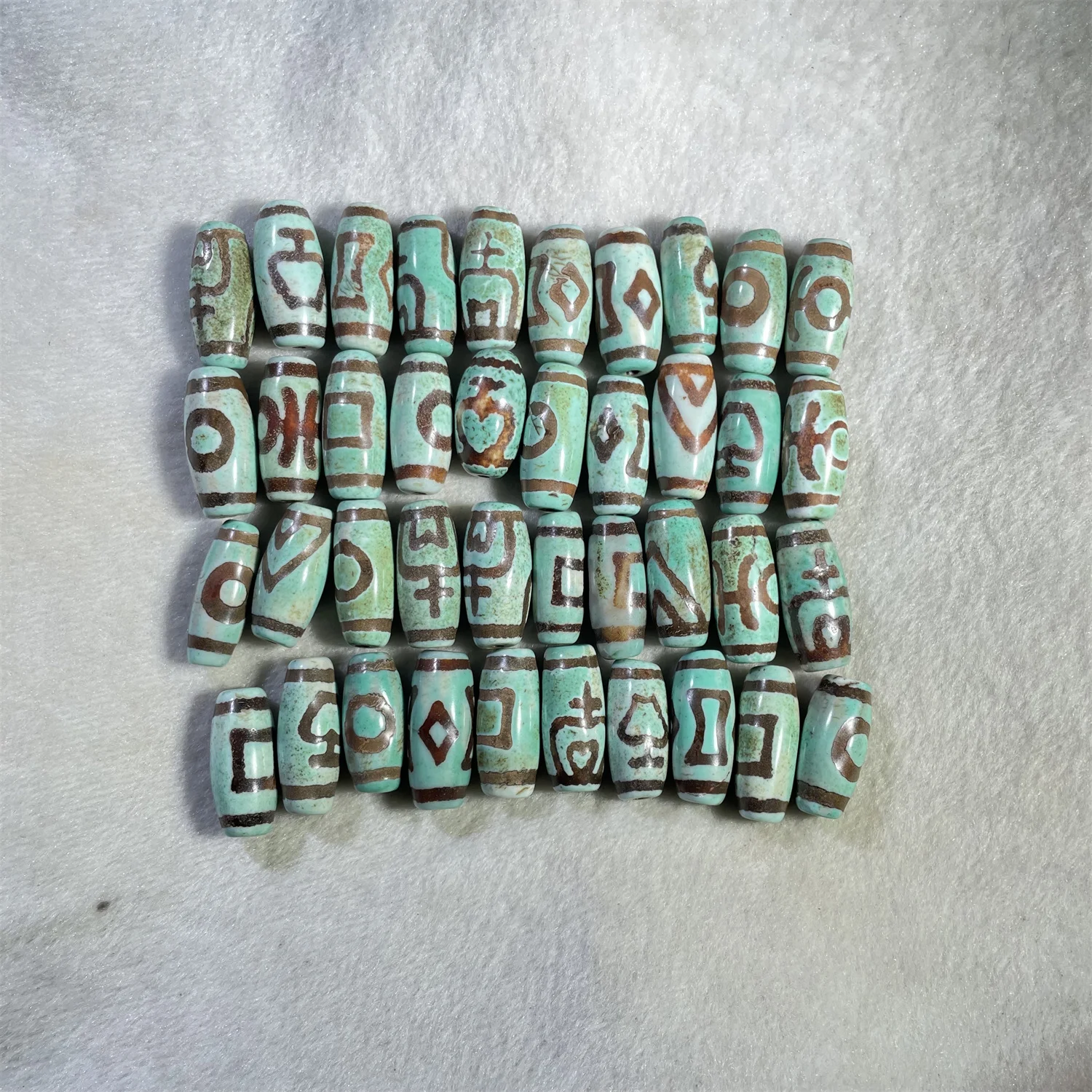 

20pcs/lot Natural Old Agate Snow Dzi tuba Turquoise green Weathering lines Ancient and rare totems Bracelet Necklace accessories