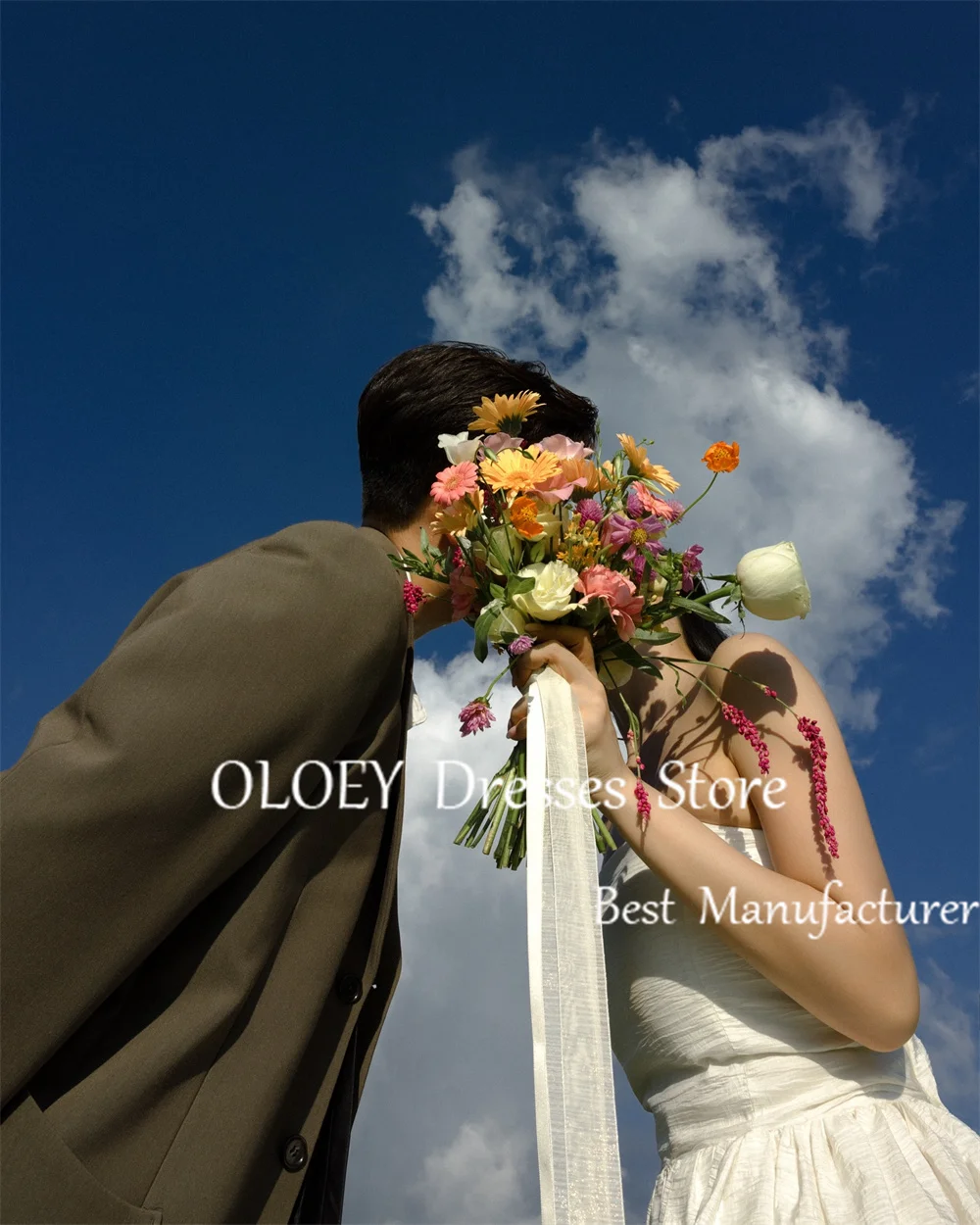 OLOEY Strapless Ivory Short Wedding Dress Korea Outdoor Photoshoot Pleats Mini Bridal Gown With Cape Sleeveless Custom Made