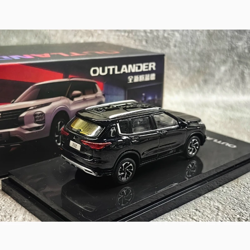 Diecast 1/64 Scale GAC OUTLANDER 2023 2024 SUV Off-road Alloy Car Model Adult Classic Collectible Gift Static Ornaments Toy