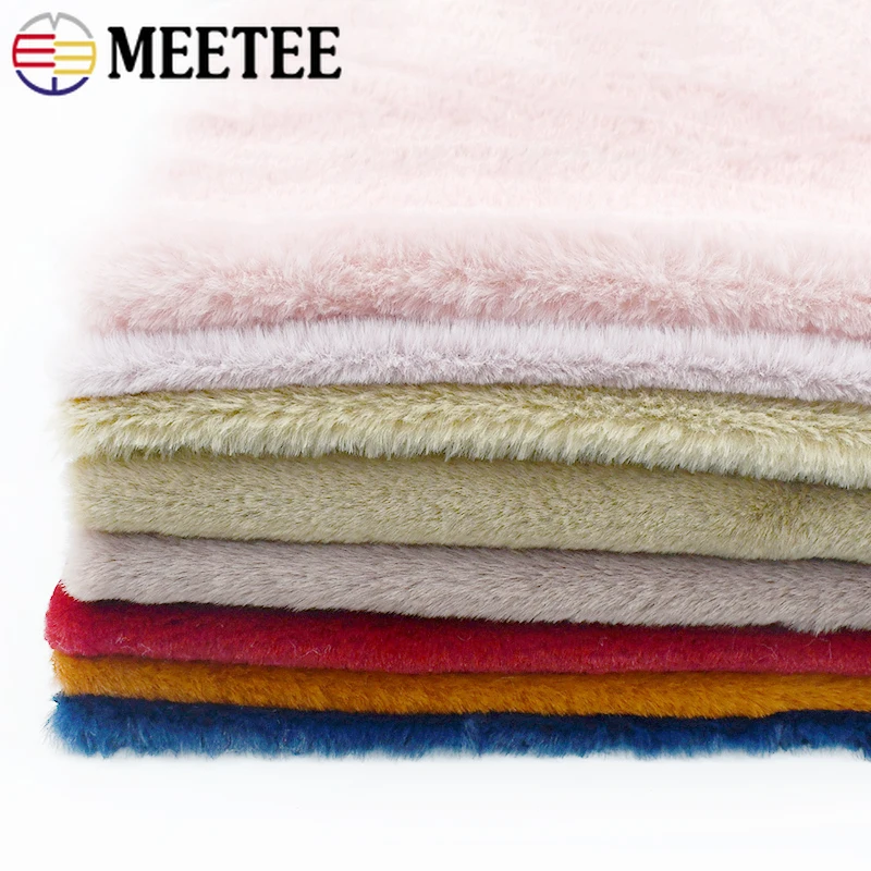 

1/2Pc 50*50cm Faux Fur Soft Short Plush Fabric Warm Scarf Doll Toys Garment Fabrics Background Display Cloth DIY Sewing Material