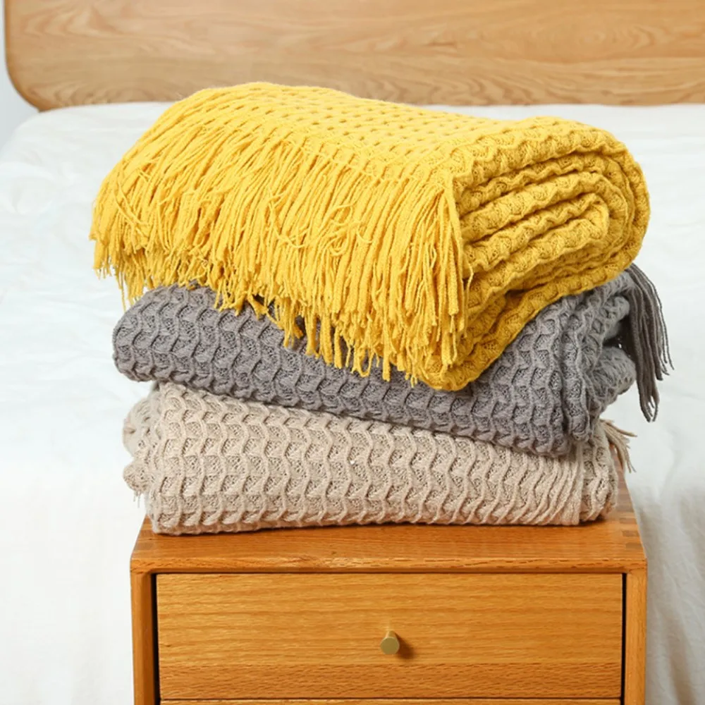 Yellow Shell Motifs Acrylic Knitted Throw Blanket, Soft Lightweight Breathable Bed Blanket, Layering Any Bed for All Season