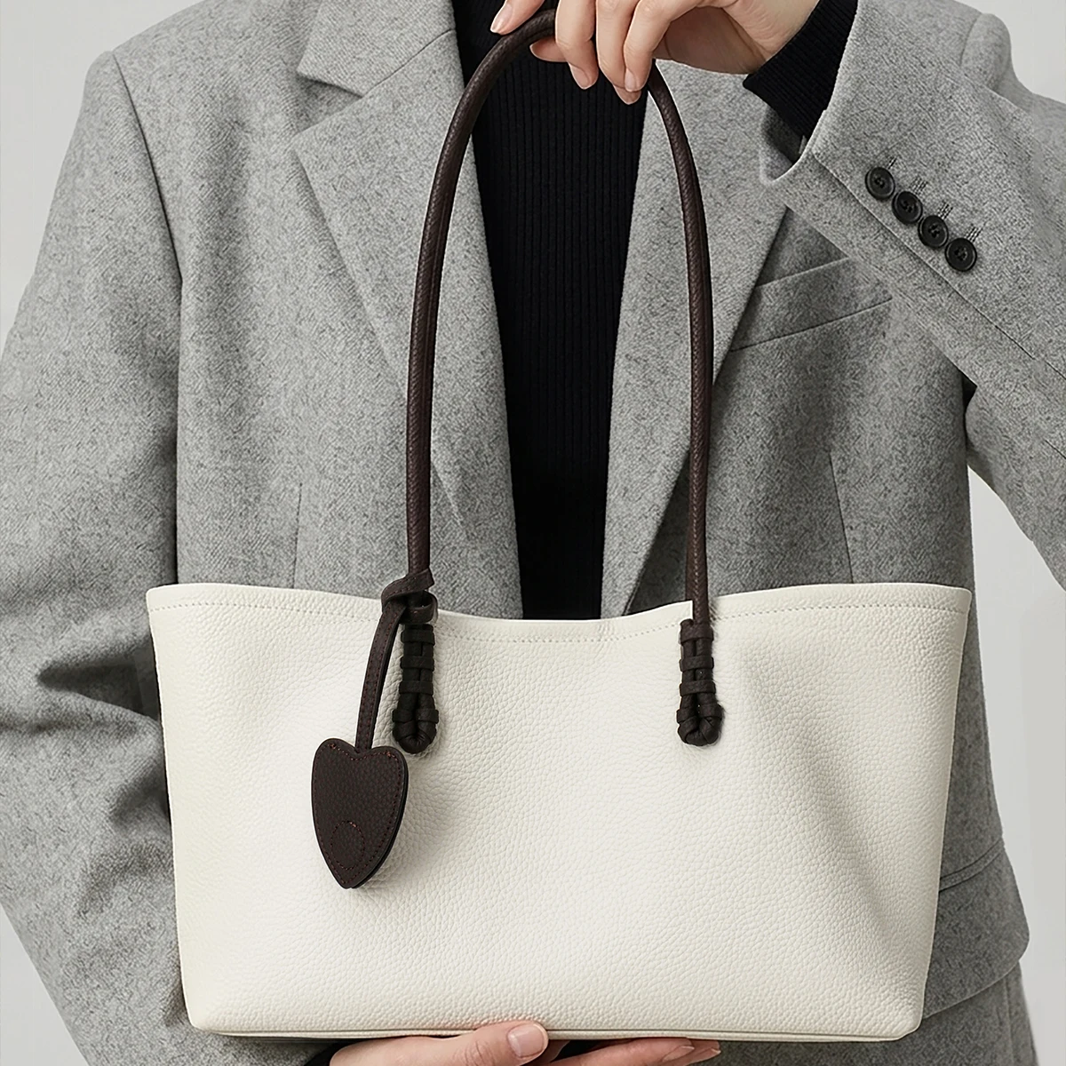 Women's Top Layer Cowhide Tote Bag 2026 New Large Capacity Commuter Bag Unique High Quality Workplace Single Shoulder Handbag