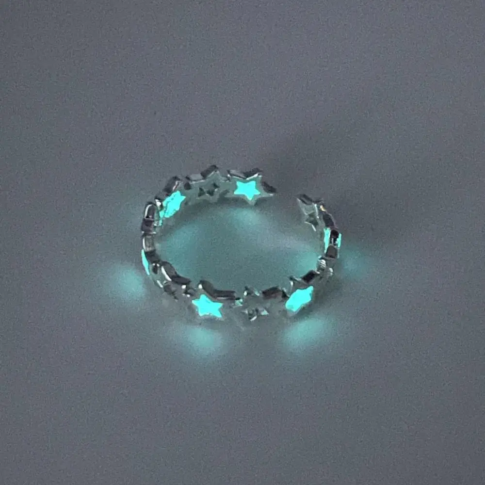 Exquisite Glow in Dark Luminous Star Ring Open Silver Hollow Out Star Ring Y2K Green Light Adjustable Ring Couples