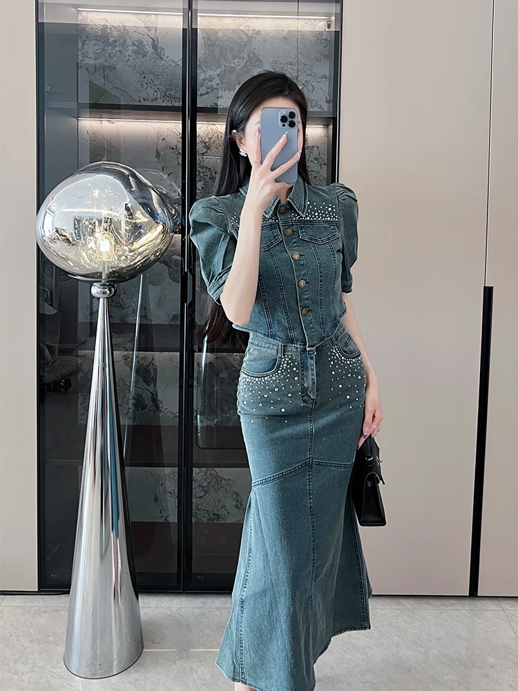 

Весенний модный джинсовый комплект: юбка-карандаш и топ, двухсоставный костюм, маленький французский стиль, спортивный крой...