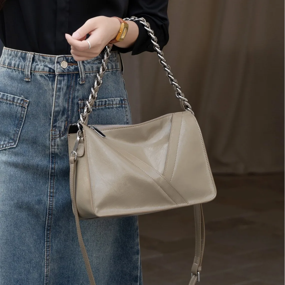 

One-shoulder Women's Bag 2025 New Temperament Simple Mother Bag Solid Color Casual Women's Portable Messenger Bag