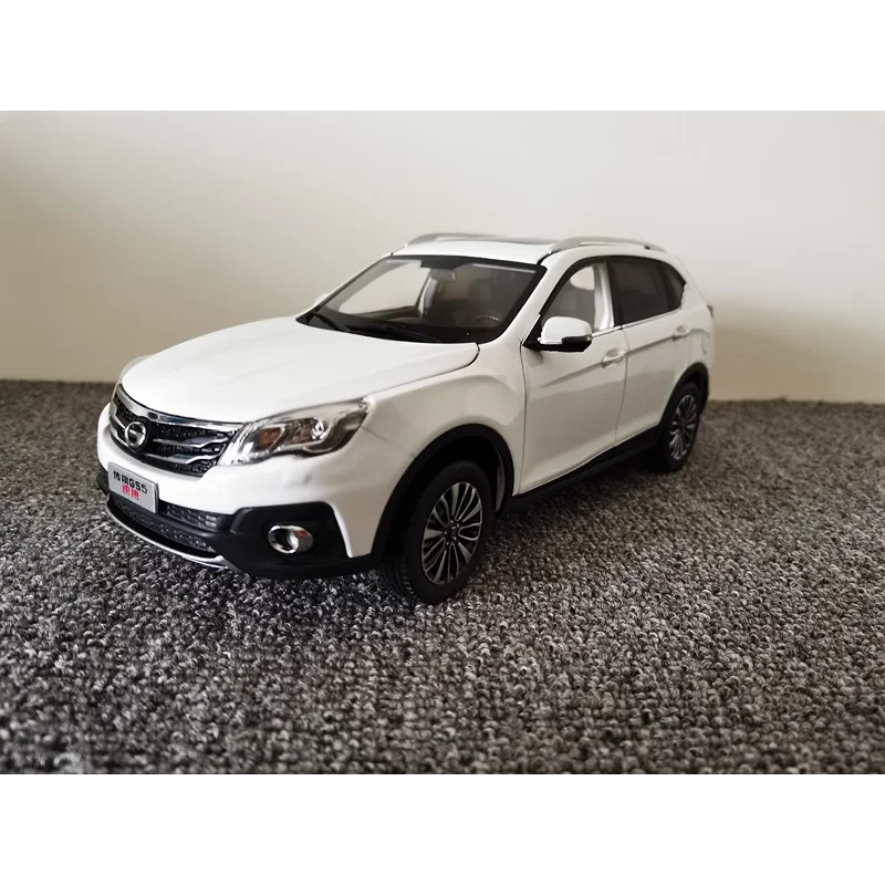 Odlewany model samochodu GAC TRUMPCHI GS5 w skali 1:18, oryginalny, ze stopu, kolekcjonerski, zabawka, prezent, pamiątka, ozdoba do ekspozycji.