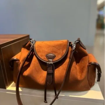 

2025 New Fashion Casual Niche Design Armpit Bag Shoulder Large Capacity Commuting Versatile Portable Messenger Bag