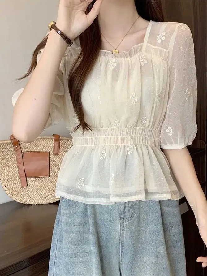 Summer 2026  Floral Embroidery Bubble Sleeve Short Shirt Women's Sweet Style Loose Fit Gathered Waist Square Collar Blouse