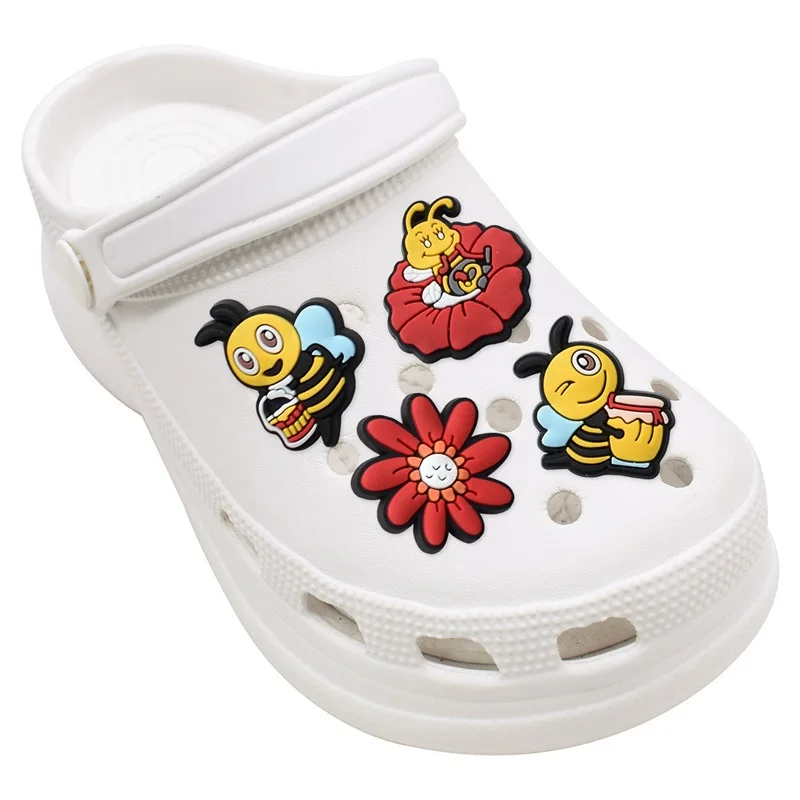 Animal équation icône chaussures breloques, cadeaux de fête pour enfants, accent d'abeille dessin animé sac accessoires jardin pantoufle décor bricolage bouton fleur