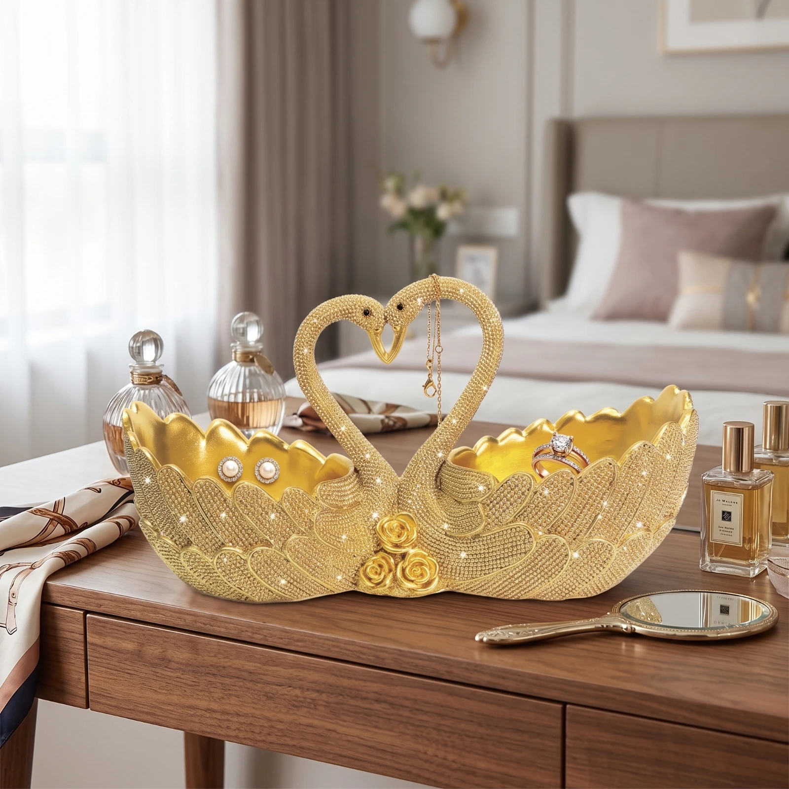 Swan Storage Ornament Heart-Shaped Swan Organizer Decor Romantic Elegant for Entryway, Dresser