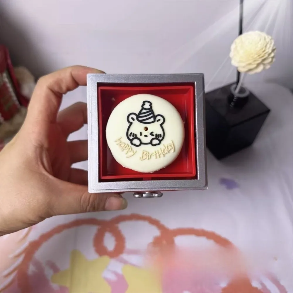 

Valentine Bear Flip Ring Box Ring Display Girlfriend Gift Mini Cake Gift Boxes Jewelry Storage Box Birthday Gift Packaging Box