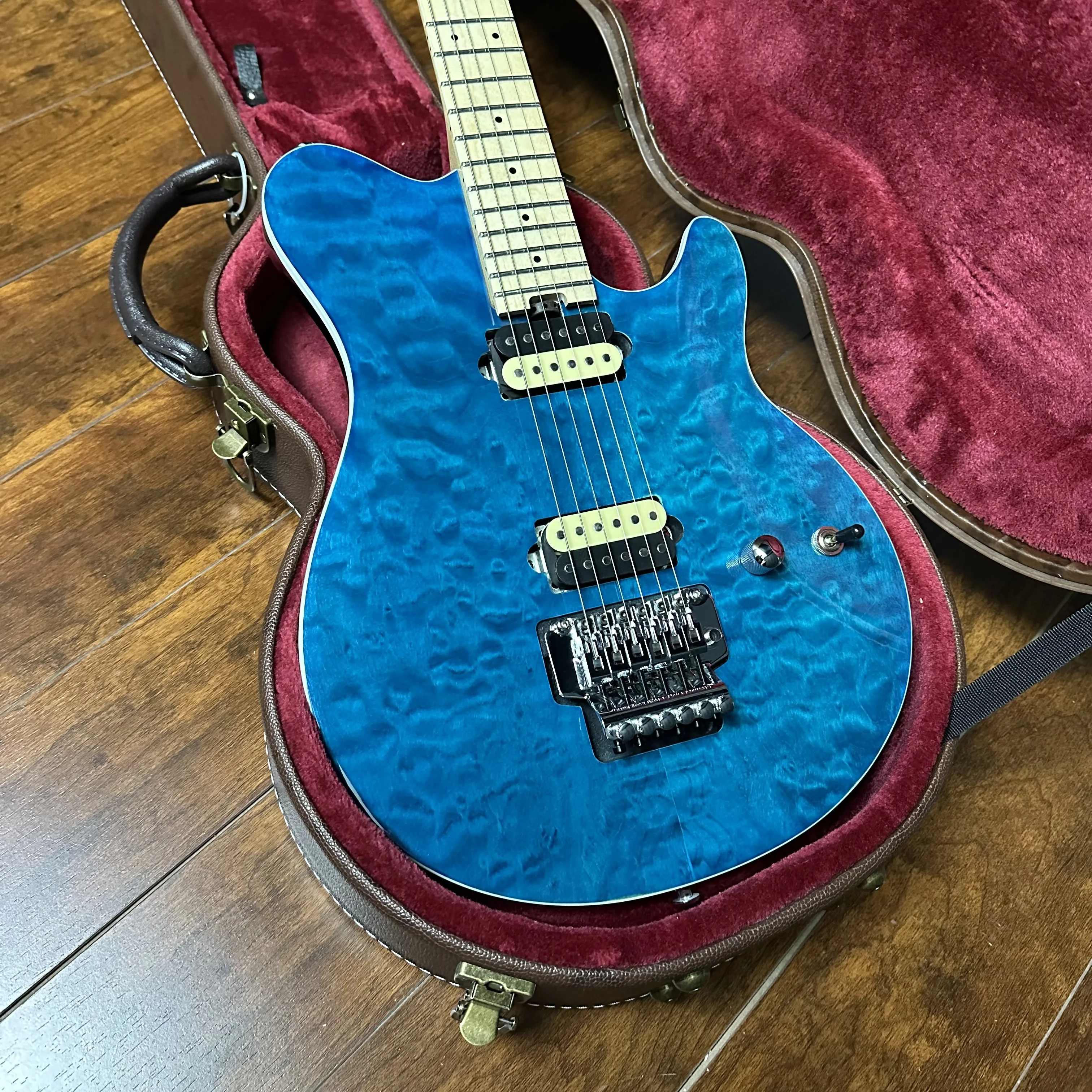 Musicman olp niebieski pikowany top klonowy gitara elektryczna solidny mahoniowy korpus z gitarą Floydrose Tremolo tylko