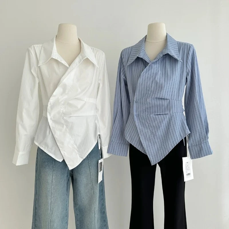 Kemeja Bergaris Elegan Wanita Vintage Blus Putih Tidak Beraturan Wanita Korea Lengan Panjang Chic Kancing Desain Ramping Atasan Baru