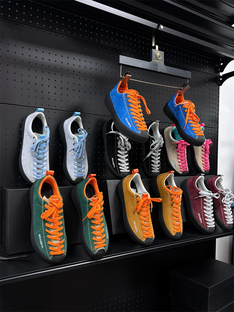 

Low-Top Unisex Casual Shoes Lightweight Anti-Slip Outdoor Sports Board Shoes for Men And Women Comfortable Breathable Fall Wi...