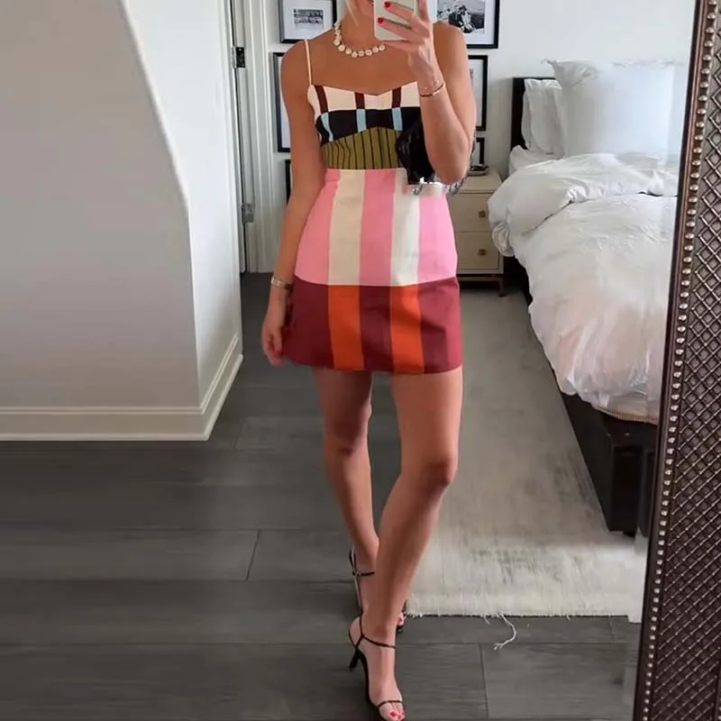 Lazer sem costas magro festa envoltório quadris vestido feminino novo sem mangas bohe vestido elegante contraste cor impresso suspender mini vestido