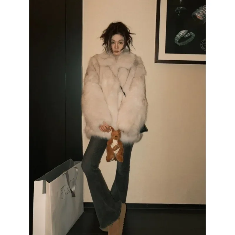 

2024 Winter New Fox Fur Coat Women's Environmental Protection High-end Plush Coat Looks Thin, Young and Fashionable