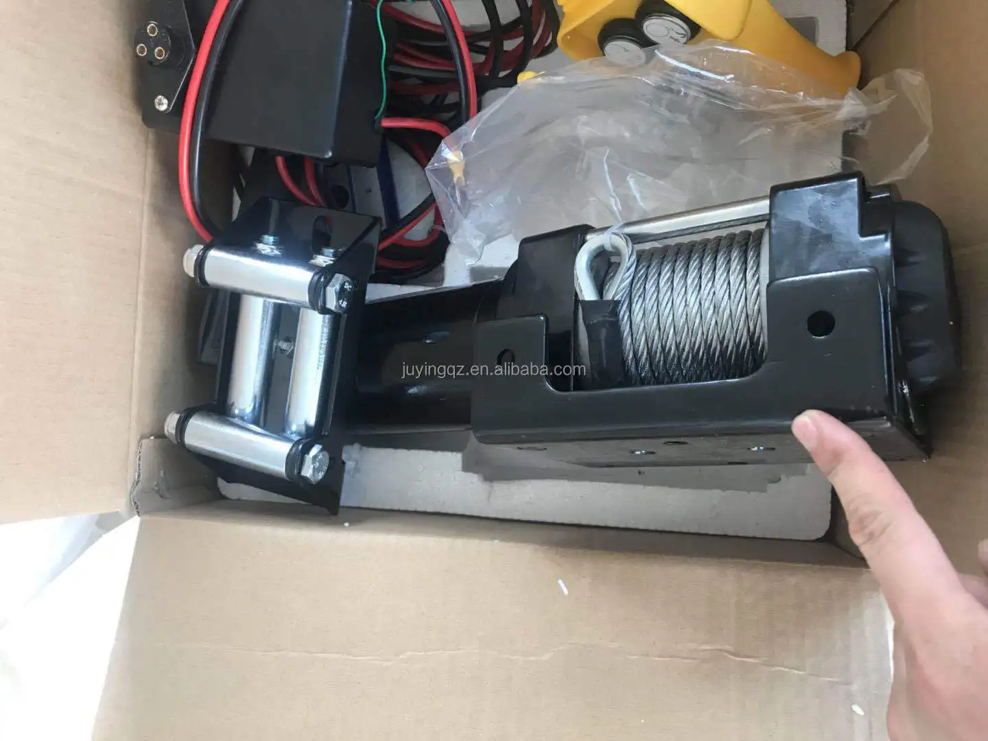 ونش كهربائي صغير 12 فولت 3000 رطل مع حبل أسلاك الفولاذ