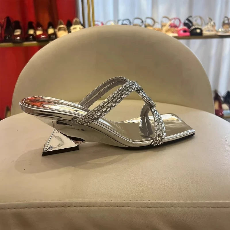 Zapatillas De moda para Mujer, zapatos De Mujer con punta cuadrada y diamantes De imitación De estilo extraño, vestido De ocio, Zapatillas De Mujer De estilo coreano De verano