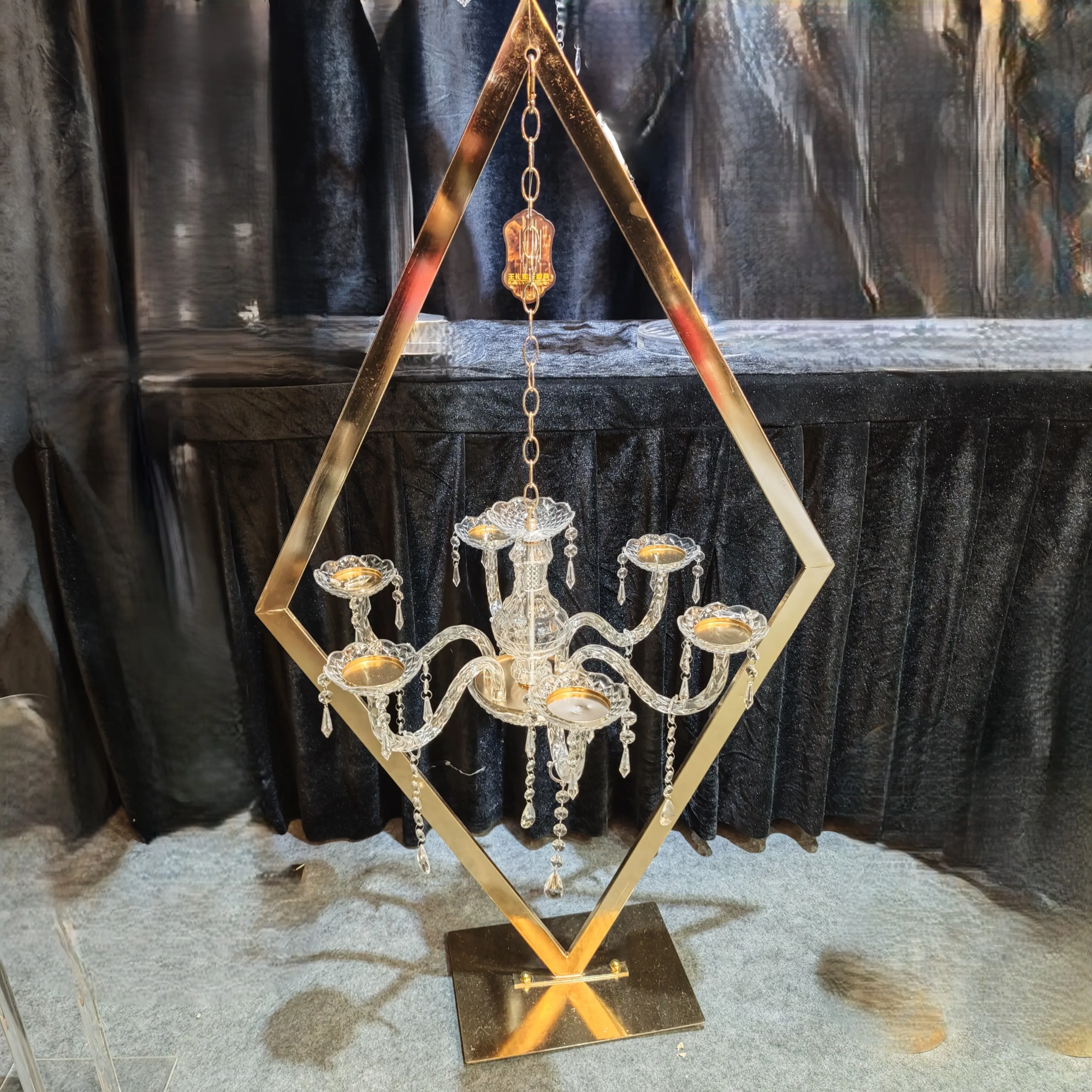 Hochzeits-Tischdekoration: Hoher Diamant-Kerzenhalter aus Goldmetall, 4/6/10 Stück, Tischdekoration für Bogen-Hintergrund, Bühne, Empfang, Event – Detail 1
