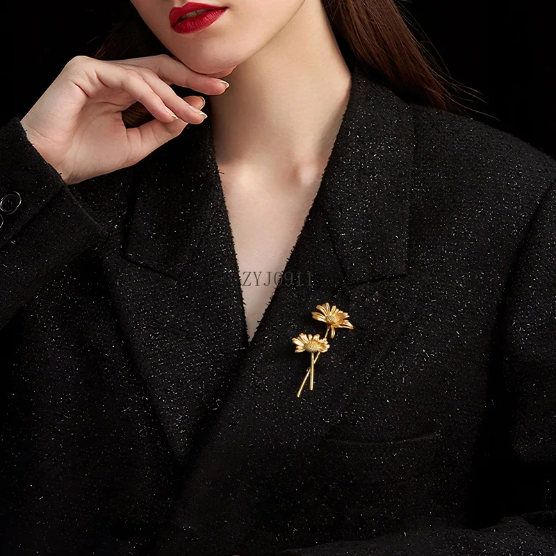 بروش عباد الشمس للسيدات خفيف فاخر عالي الجودة من إكسسوارات شيونغسام دبوس بدلة أنيقة رائعة على الموضة