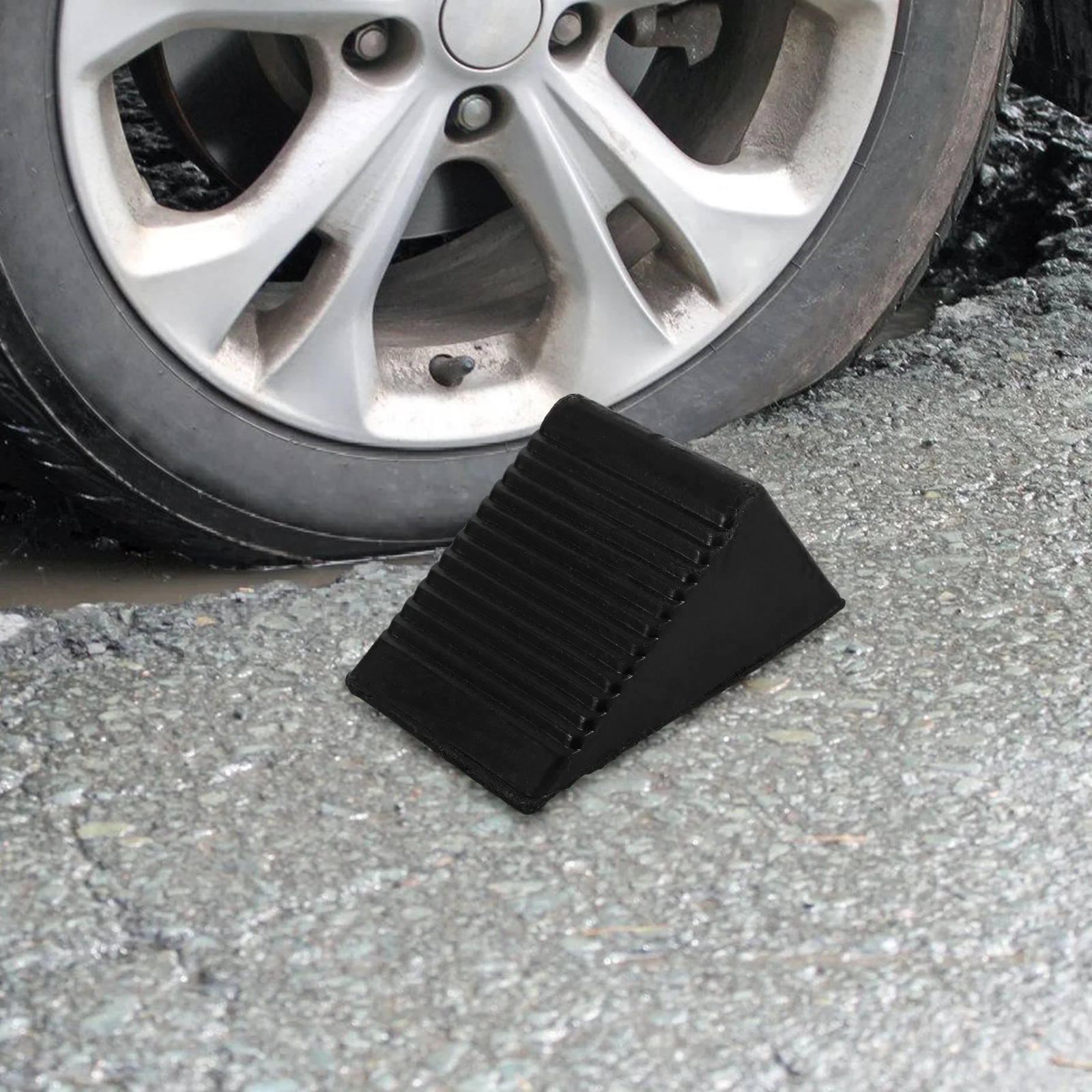 

1pc Universal Portable Rubber Wheel Chock Durable Tire Triangle Pad For Car Truck Suv Stop Control Tool Car Exterior