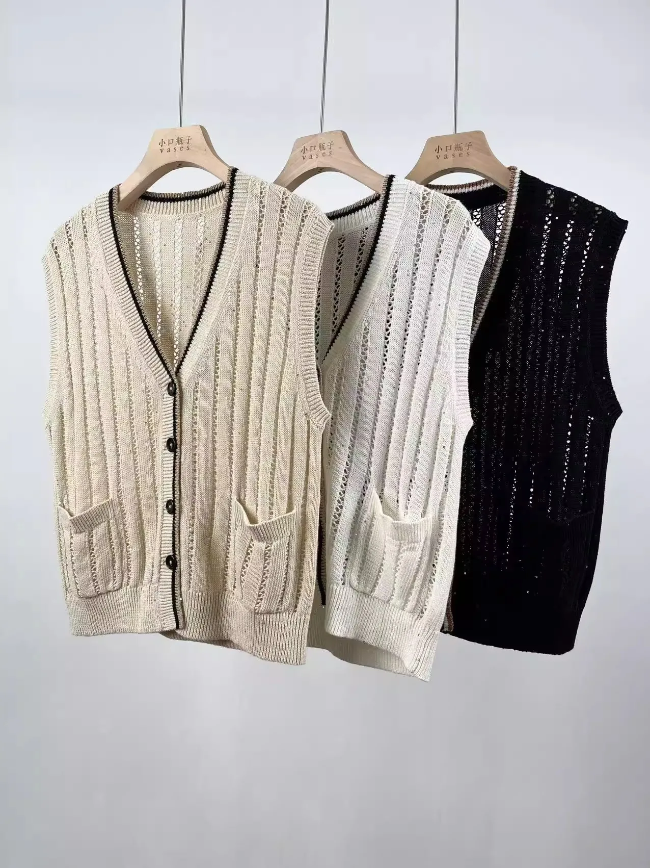 

Elegant Women's clothing Contrasting color V-neck Sequins 100% flax Knitted vest Vest Simple and fashionable Coat