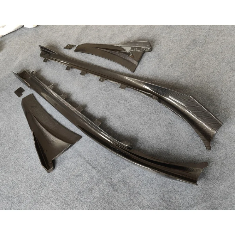 

For the BMW I8 modified body kit EB style carbon fiber side skirts on the side edges of the body