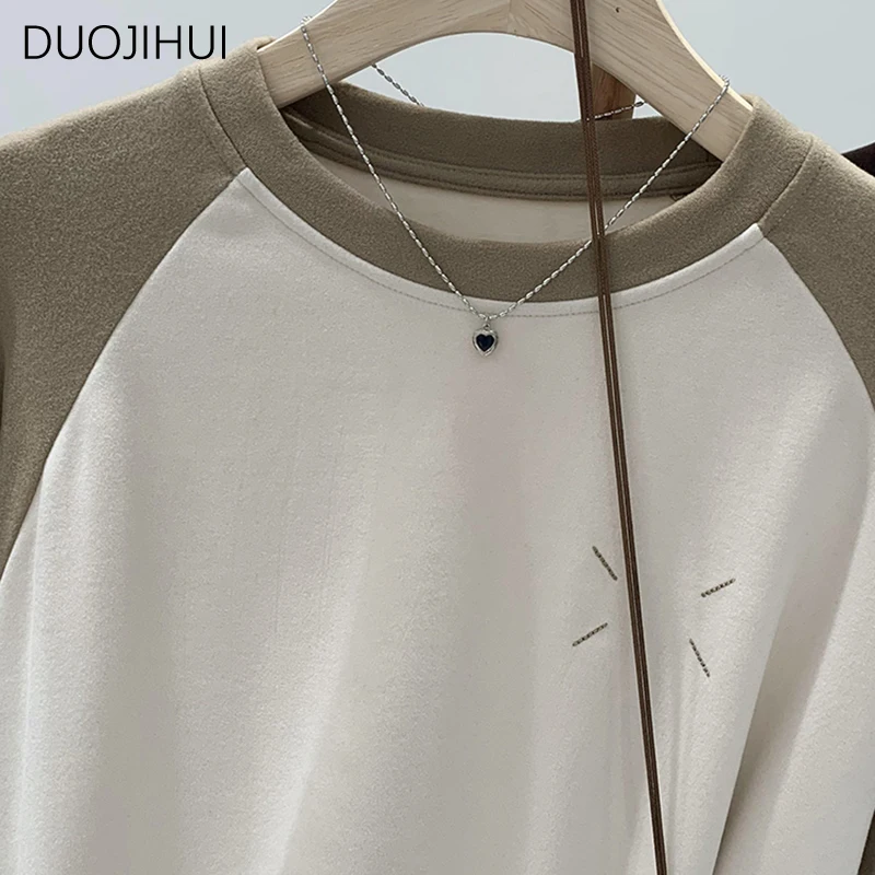 DUOJIHUI Oatmeal Basic Long Sleeve Loose Casual Female T-shirts Autumn O-neck Contrast Color Fashion Simple S-XL Women T-shirts