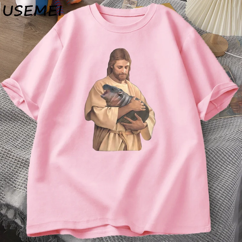 Divertente Meme Jesus Holding Moo Deng T Shirt uomo donna l\'ippopotamo Joke Moo Dang Lover thailandia T-Shirt cotone manica corta Tees