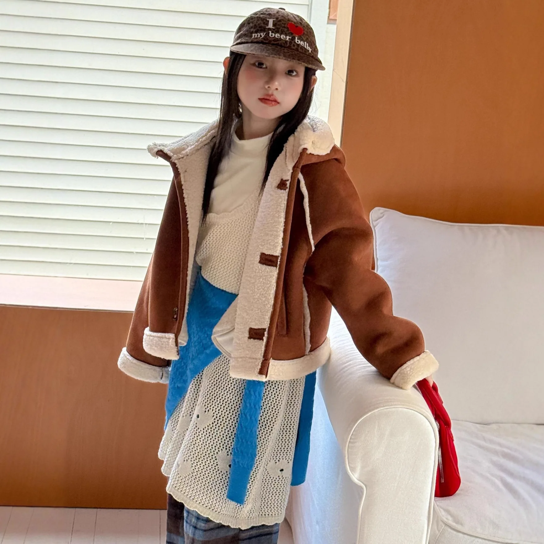 

Winter Children Girls Suede Jackets Hooded Integrated Toddler Babys Girls Outerwear Plus Velvet Thicken Kids Girls Short Coats