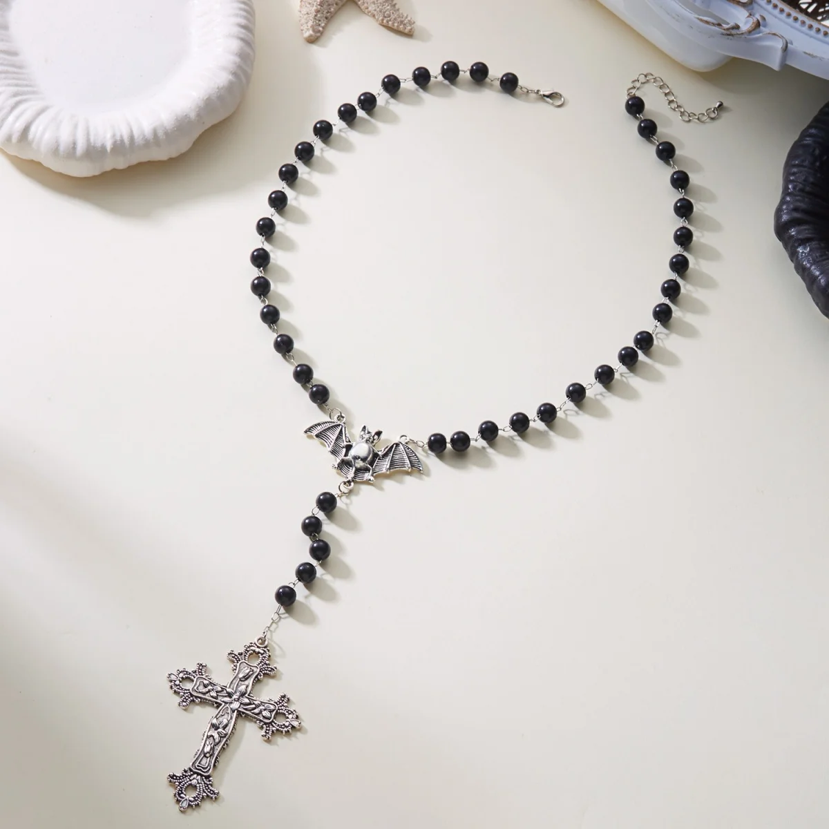 Kreative Gothic-Halskette mit rot-weißem Kristallperlen-Fledermaus-Anhänger für Damen und Herren, Halloween-Punk-Flugfledermaus-Choker, Cosplay-Party-Schmuck – Detail 26