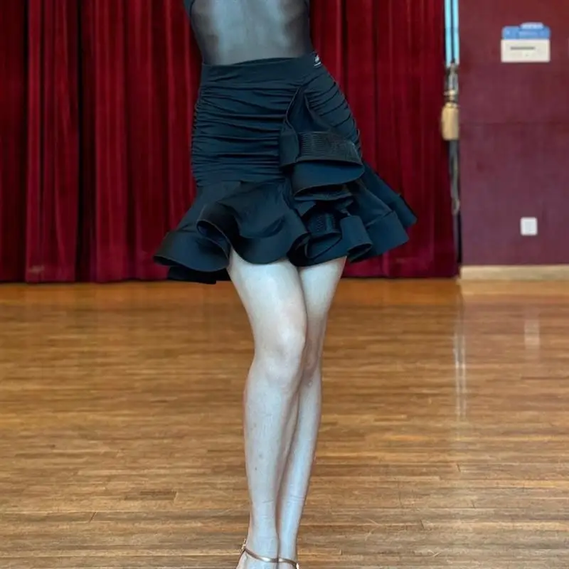 Robe de danse latine personnalisée sans manches en Z, col suspendu, haut croisé en maille, jupe en arête de poisson, performance d'examen d'art pour dames