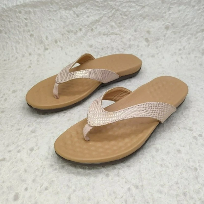 Fashionable New Lightweight/comfortable Women's Flat Slippers Summer Round Toe Clip-on Sexy Shallow Mouth Beach Slippers