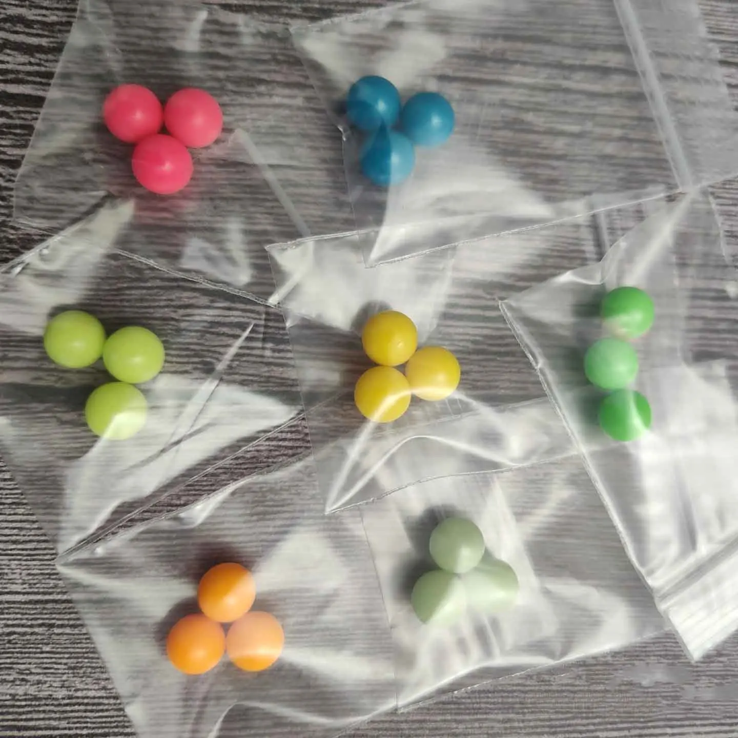 EDC مضيئة الخرز 6 مللي متر 8 مللي متر تململ الدوران اكسسوارات غير مسامية الخرز مادة الراتنج طويلة الأمد سطوع عالية الكرة الفلورسنت