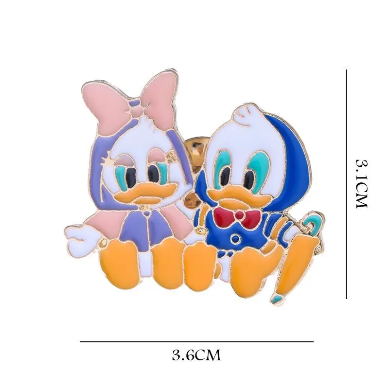 Broszka z kreskówki Disneya Kubuś Puchatek, kreatywna, kawaii, dla chłopców i dziewcząt, delikatny dodatek, zawieszka, prezent na Boże Narodzenie.